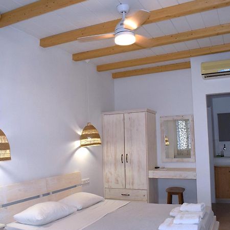 Κalamitsi Rooms & Apartments Kímolos Exterior foto